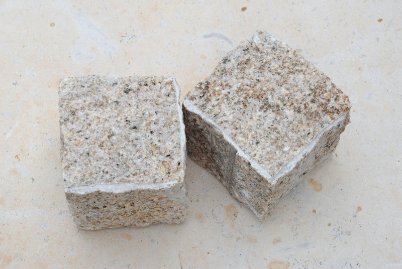 御影ピンコロ 錆 割肌仕上げ | 造園資材館