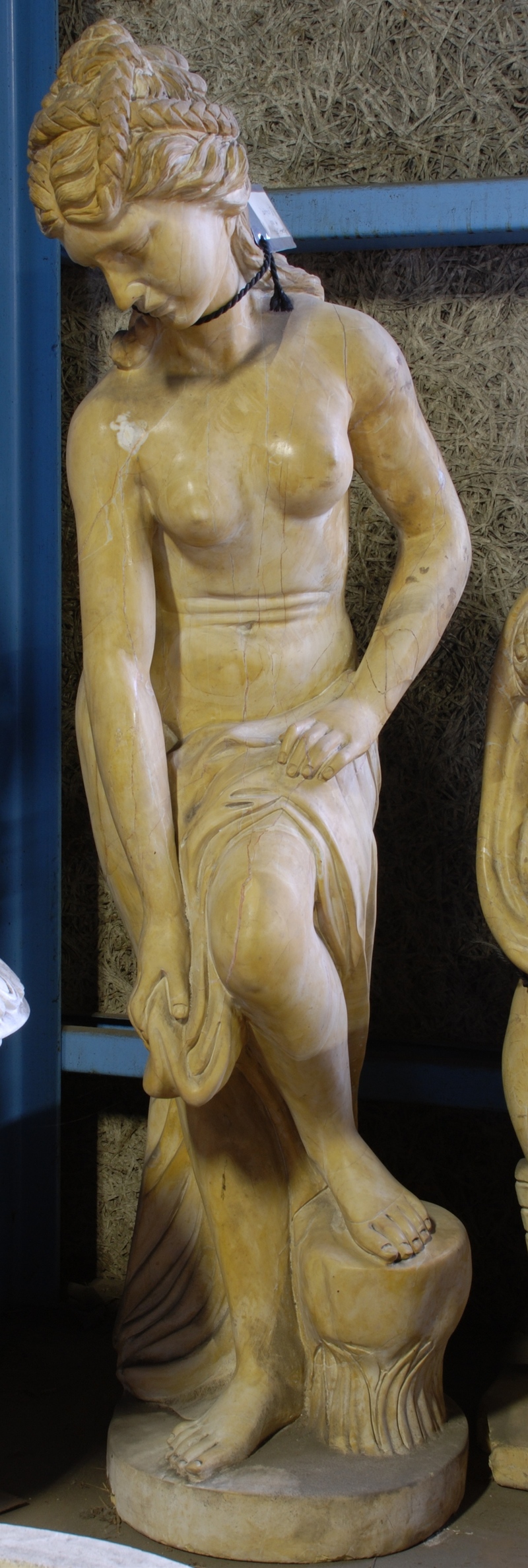 大理石 オブジェ レディー イエロー | 造園資材館