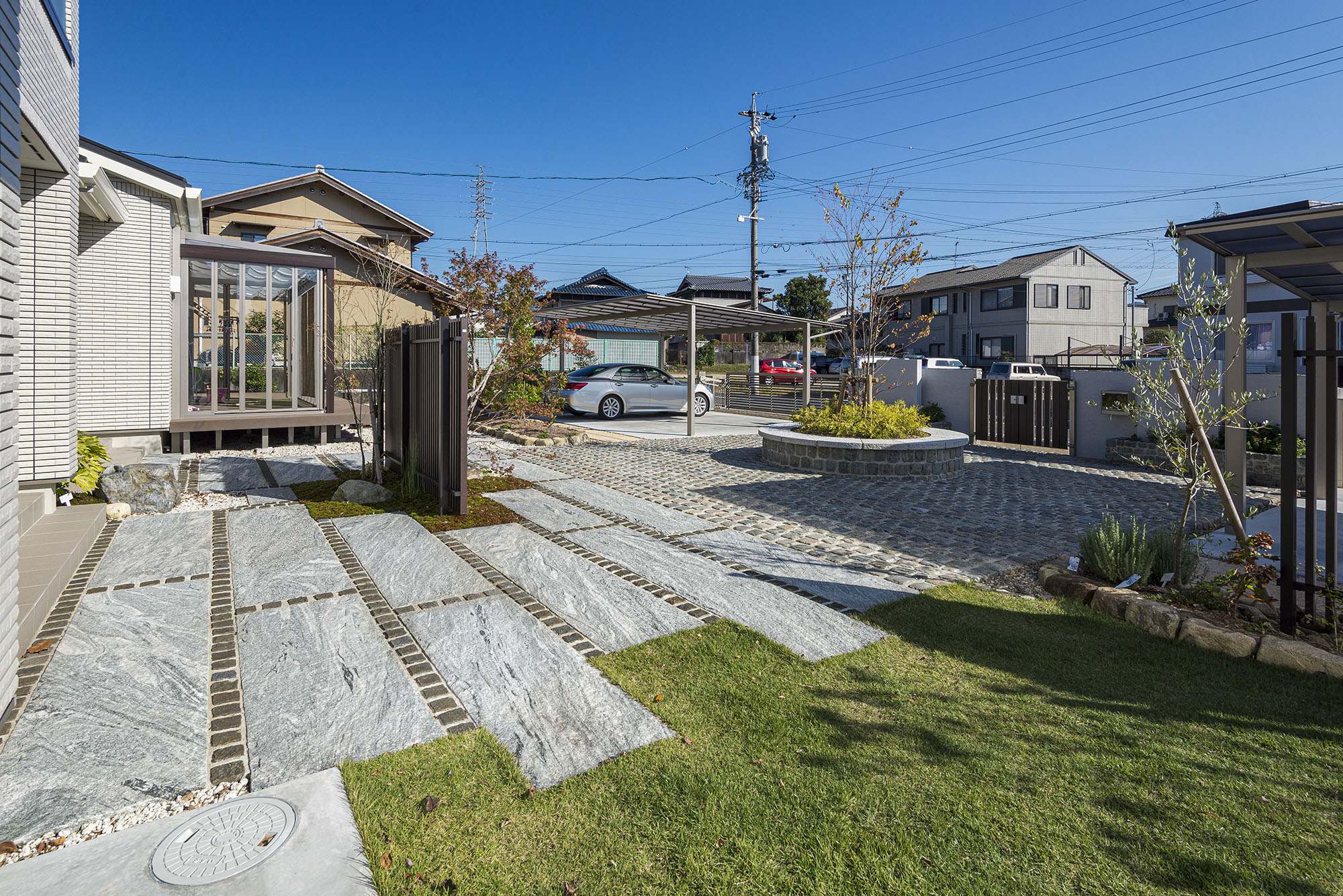 ヴィスタストーン白御影 板石 全面割肌仕上げ | 造園資材館