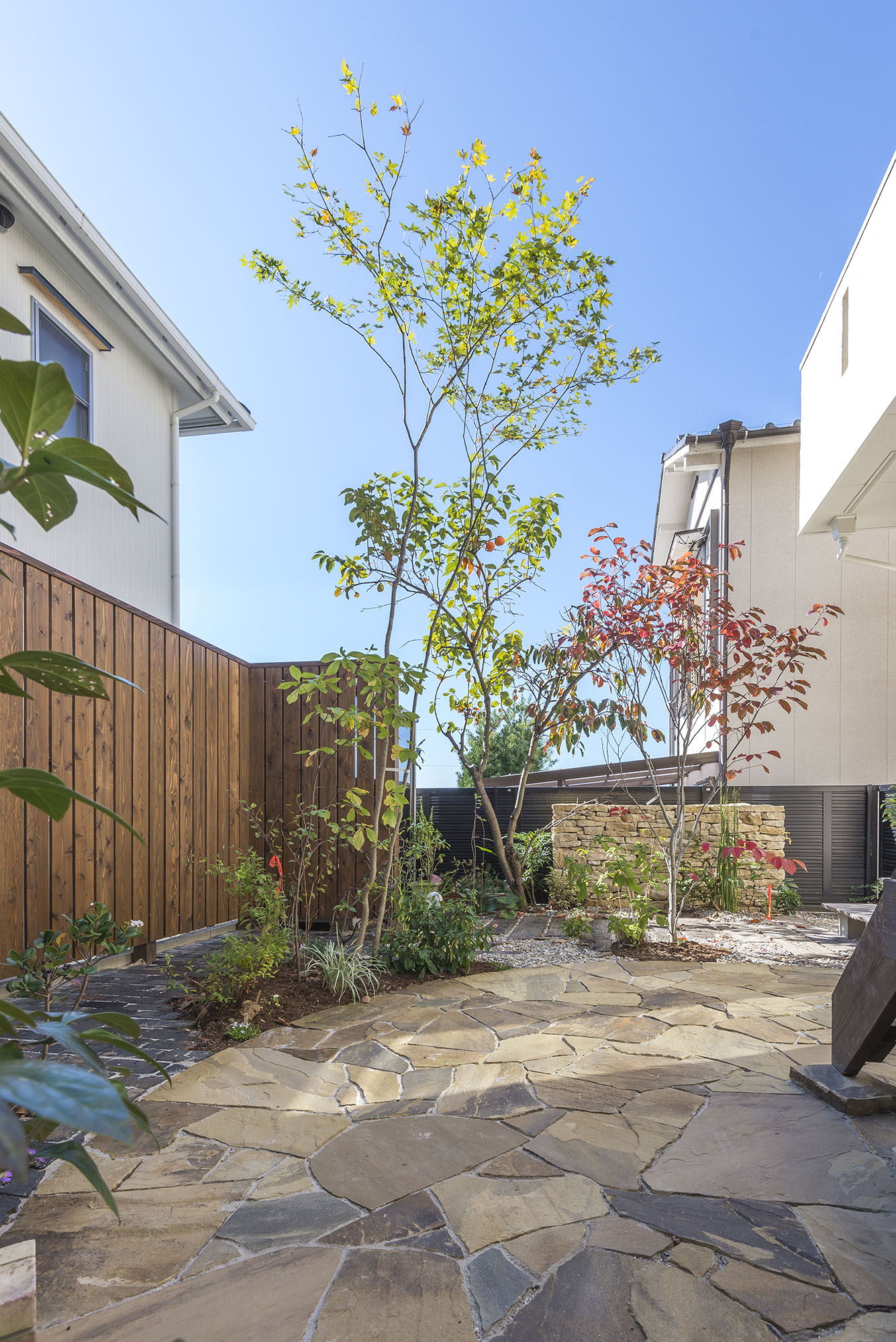 ノーブルストーン 乱形 | 造園資材館